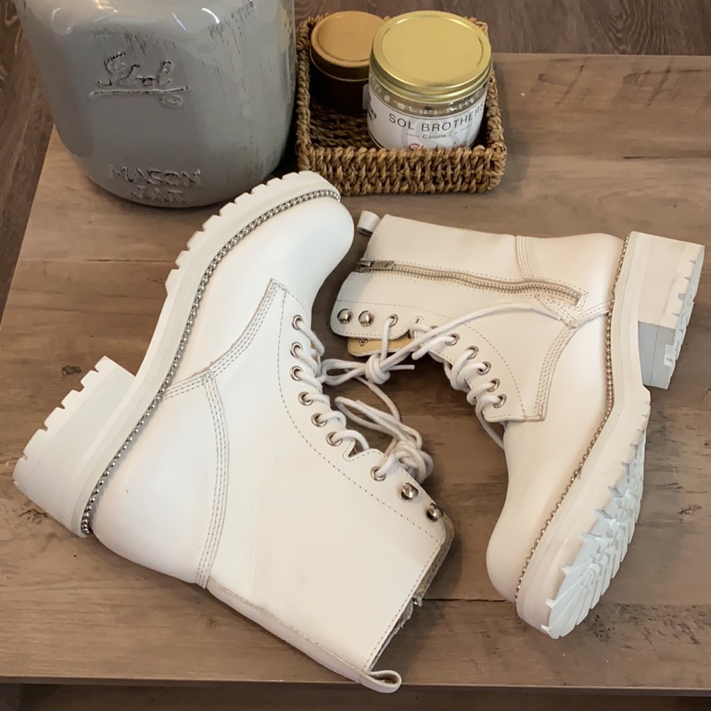 Aqua Combat Boots in White. NEW US 9.5